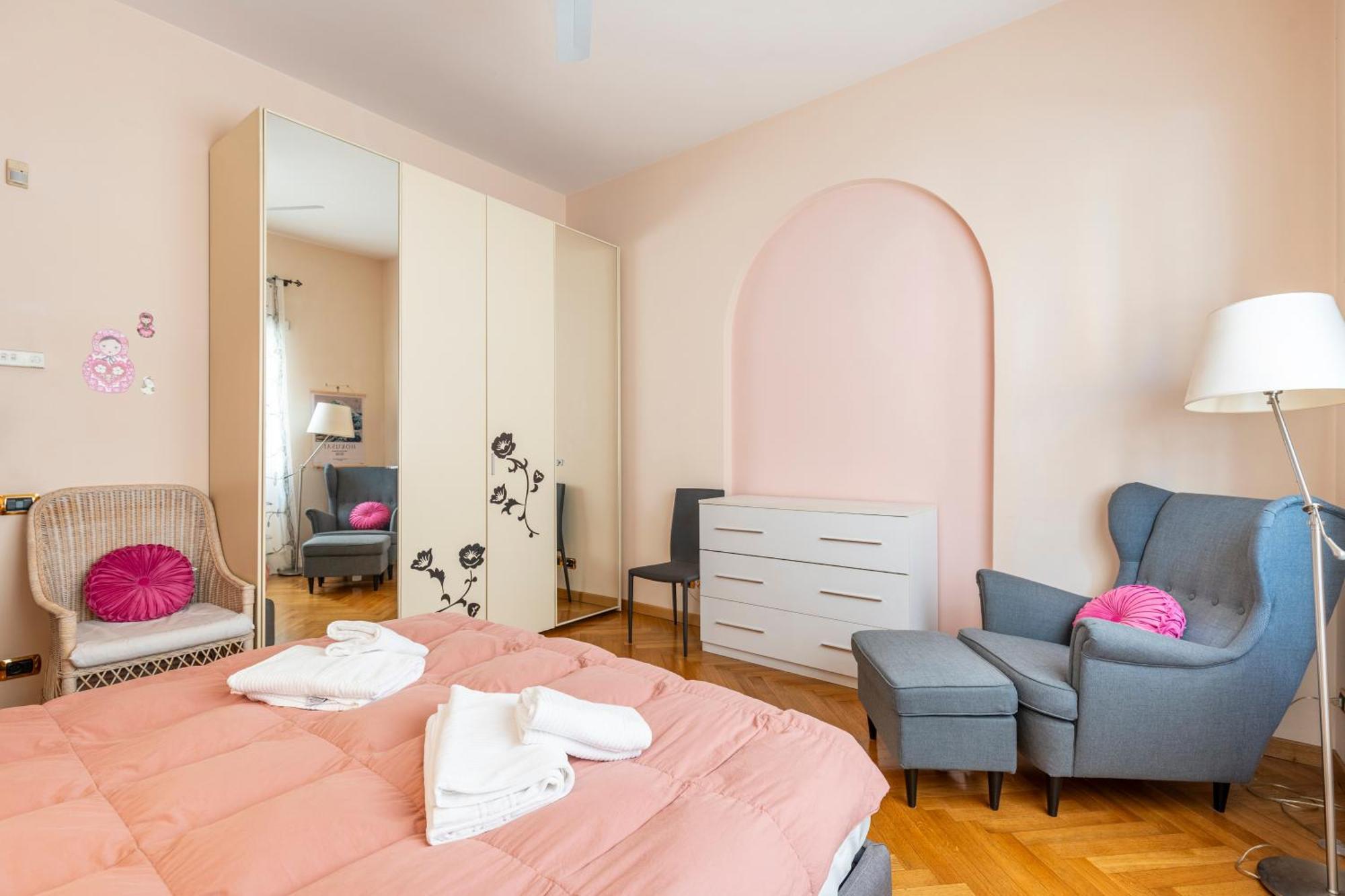 Ubaldi - 2 Stops From San Pietro Apartamento *