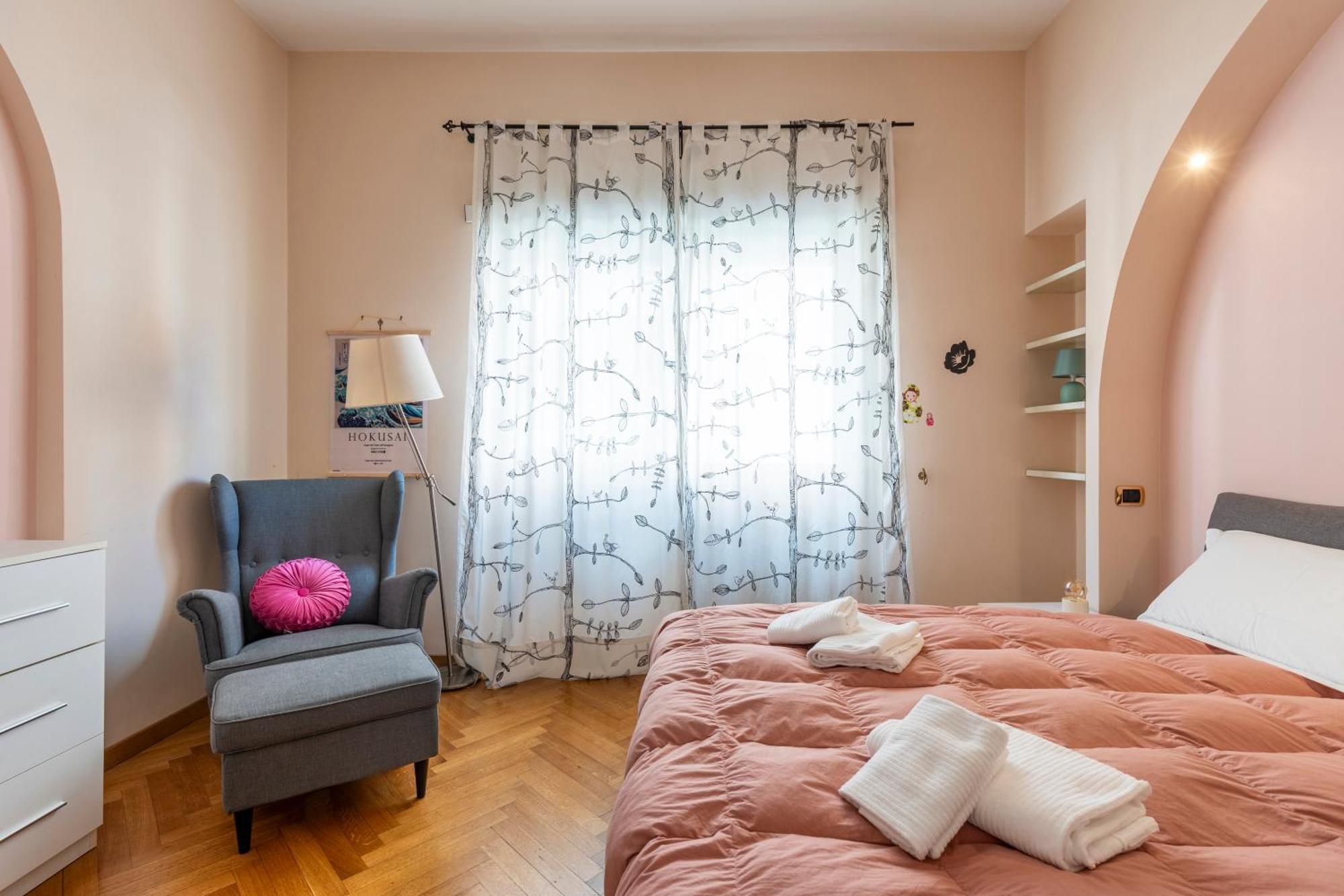 Apartamento Ubaldi - 2 Stops From San Pietro *